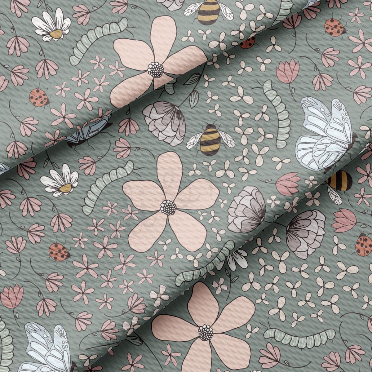 a close up of a flower pattern on a fabric